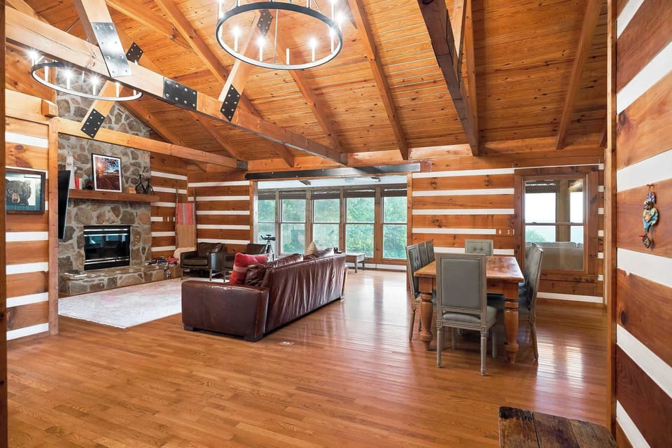 Come on in and stay awhile — the open living room’s made for long talks and lazy mornings.