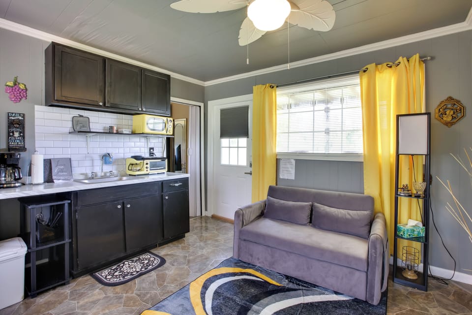 Glenwood Vacation Rental | 1BR | 1BA | Step-Free Access | 650 Sq Ft