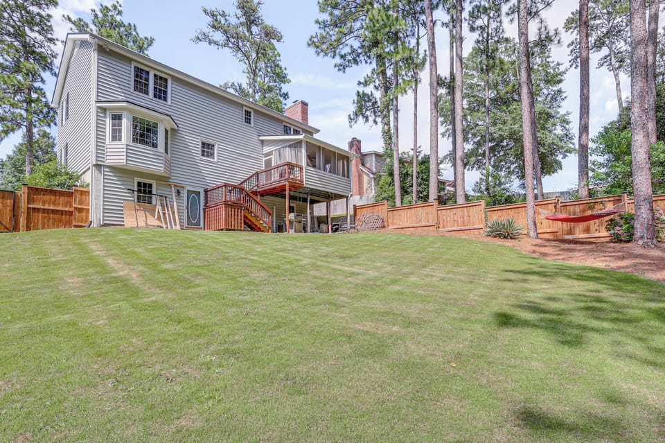 Warner Robins Vacation Rental | 3BR | 1.5BA | 2,800 Sq Ft | Stairs Required