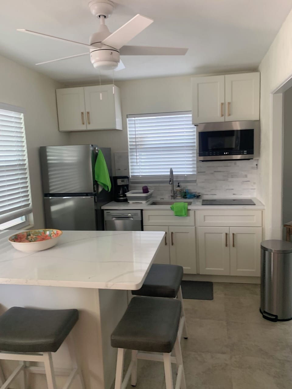 full, eat-in kitchen