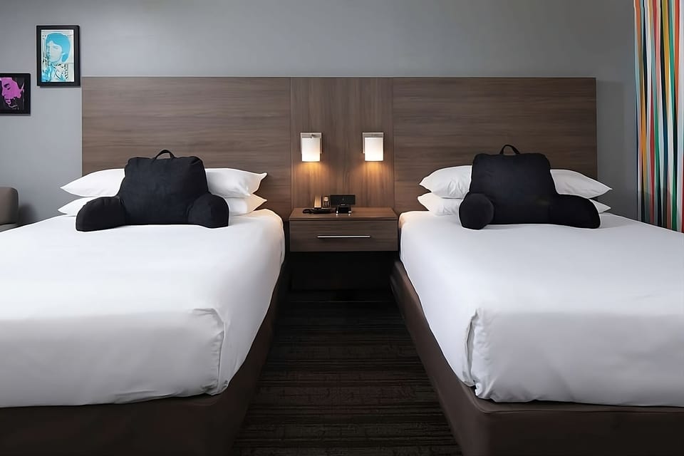 Modern unit with 2 Queen size beds