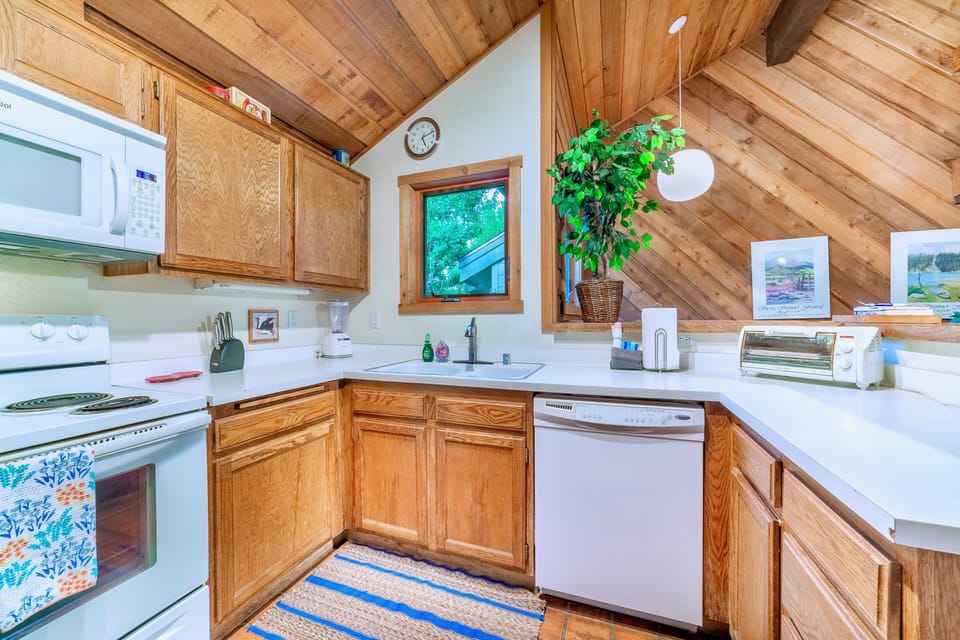 Kitchen comes fully stocked and has everything needed to cook a delicious meal.