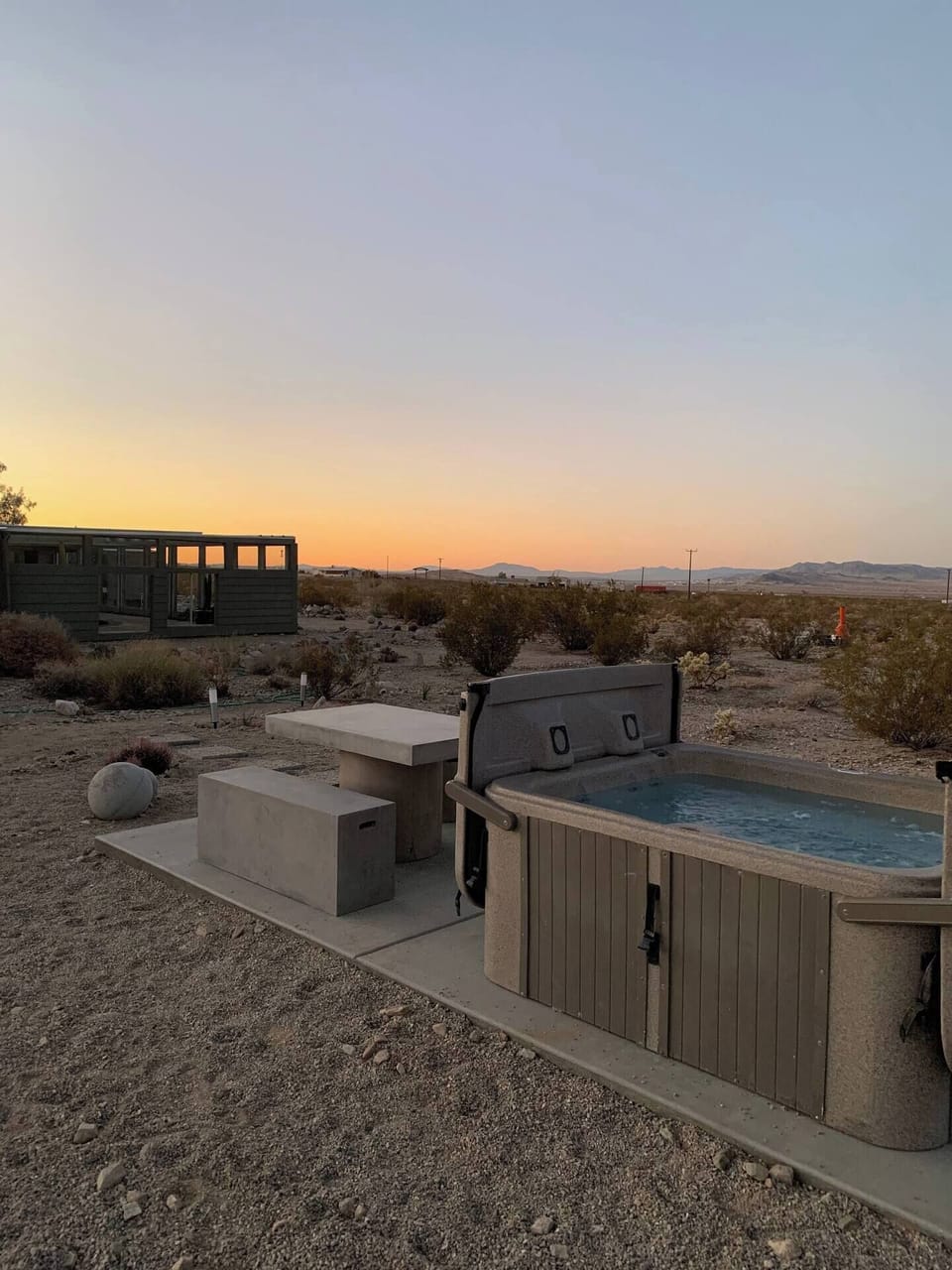 Outdoor spa tub