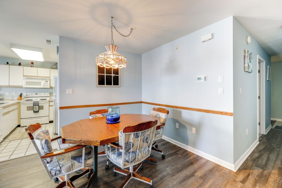 Dining Area | Open Floor Plan