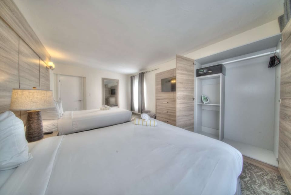 Bedroom with Two beds