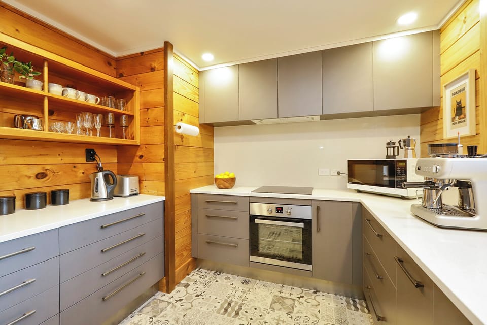 Another angle of the very workable kitchen