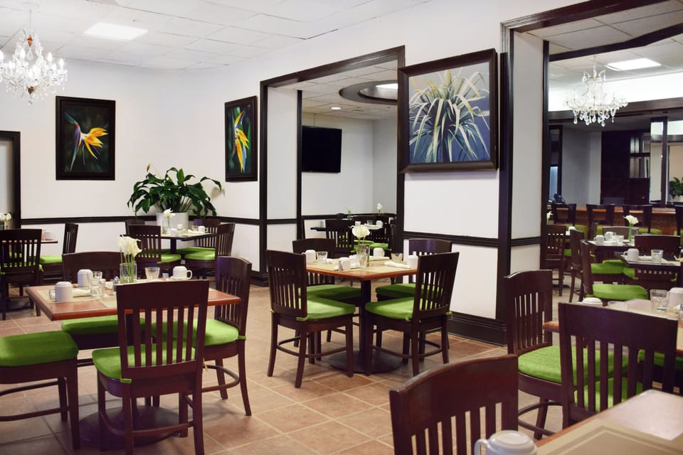 Restaurant on site (located in the lobby)