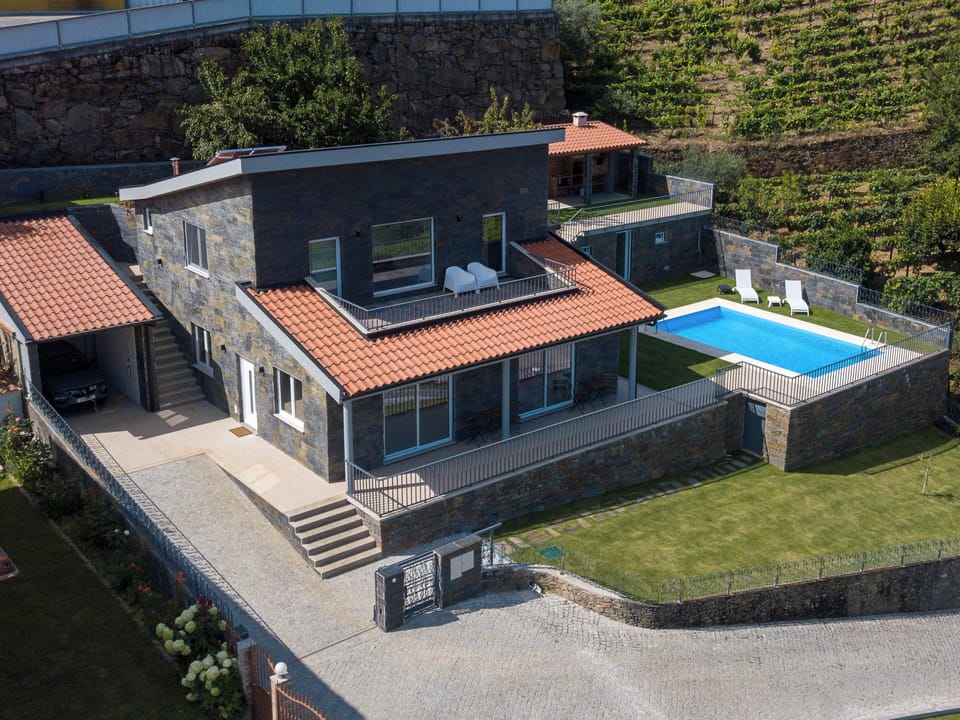 Overview of the property's unique features: a blend of traditional and modern. 