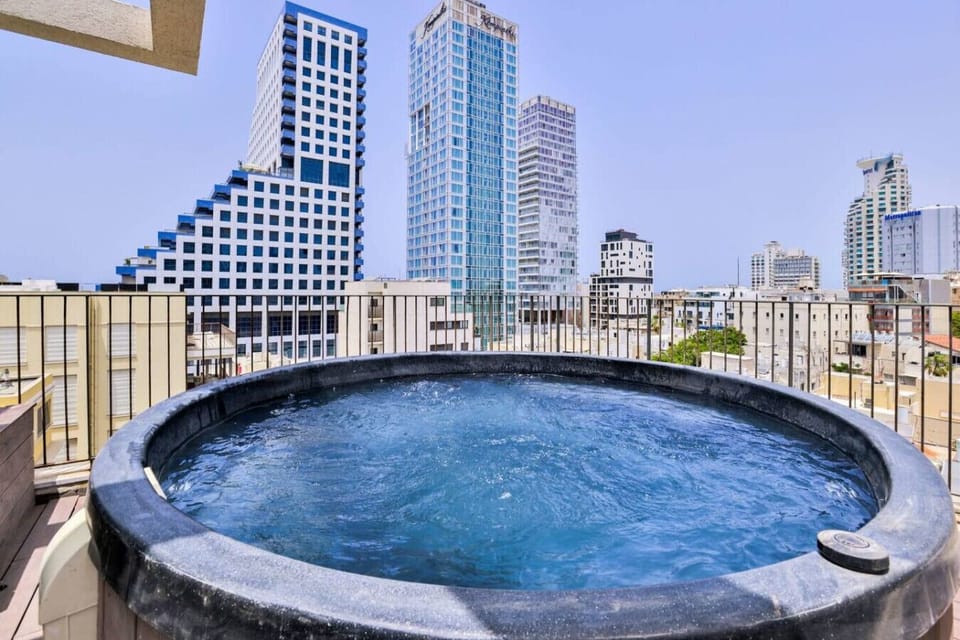 Jacuzzi