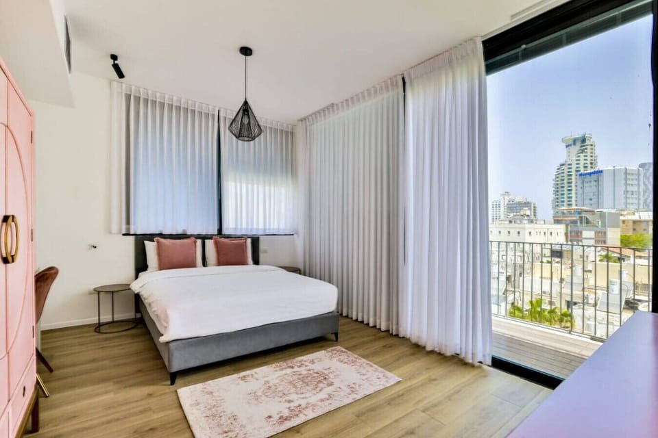 2nd Master bedroom