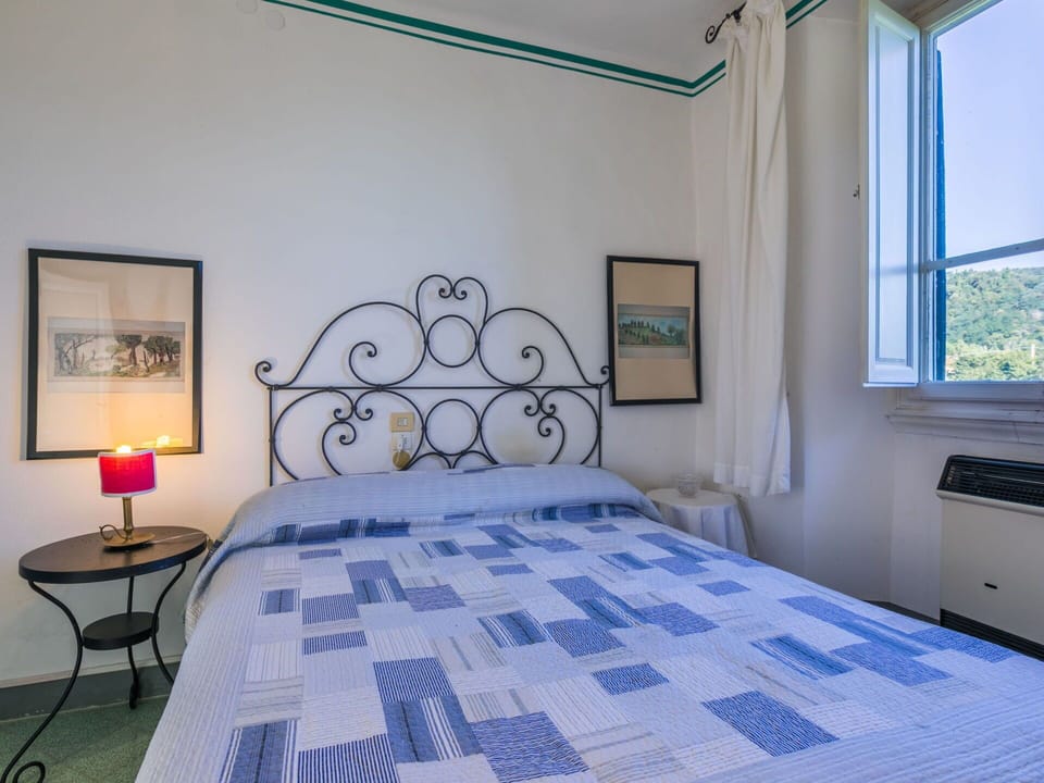 Bedroom, Interior Design, Bed, Room, Bed Sheet, Floor, Furniture, Bedding, Flooring, Bed Frame