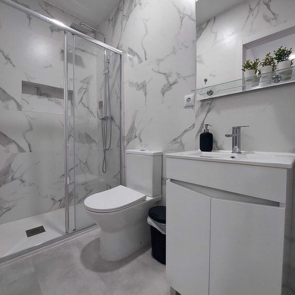 Casa de banho completa 1º Piso