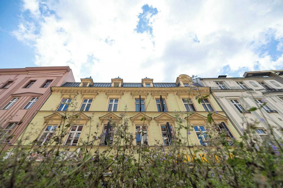 Enjoy easy access to the city's attractions from this well-located building.