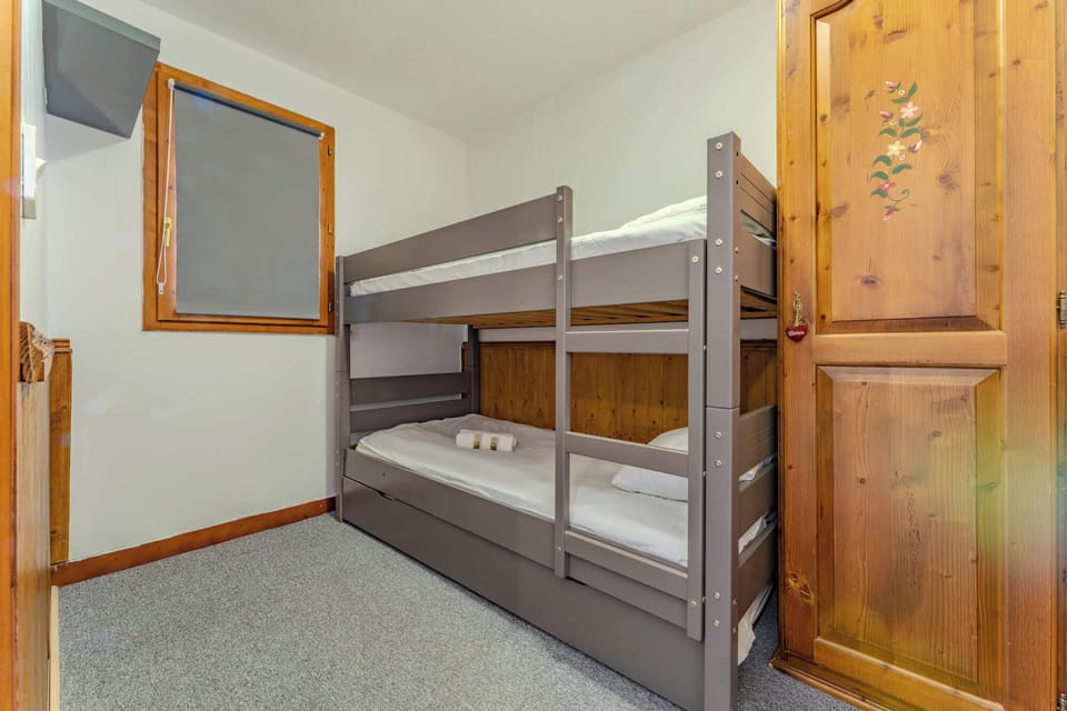  A warm and quiet mountain retreat – wake up to peaceful views of the Alps.