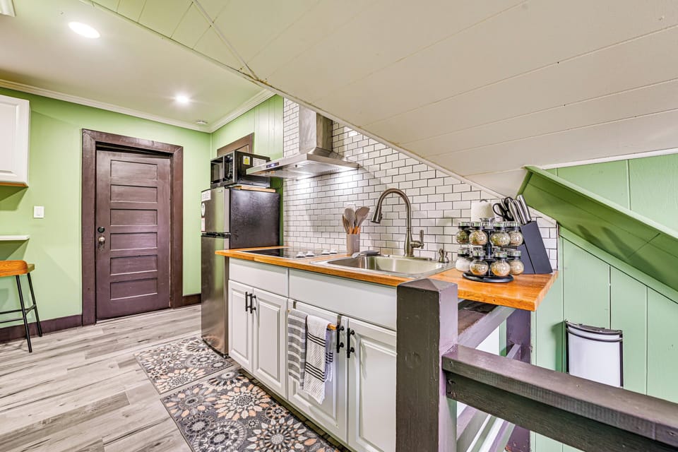 Kitchen | 3rd Floor | Cooking Basics & Spices | Keurig Coffee Maker | Cooktop