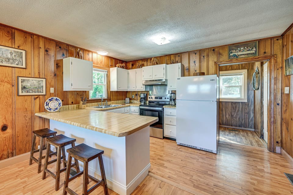 Property Interior | Single-Story Home | Free WiFi | Central A/C & Heating