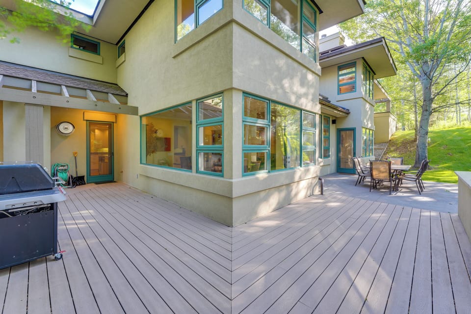 Property Exterior | 2-Story Home
