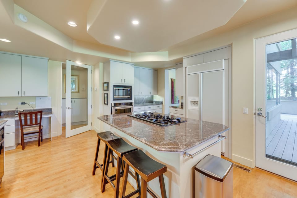 Kitchen | 1st Floor | Drip & Keurig Coffee Makers | Dishwasher