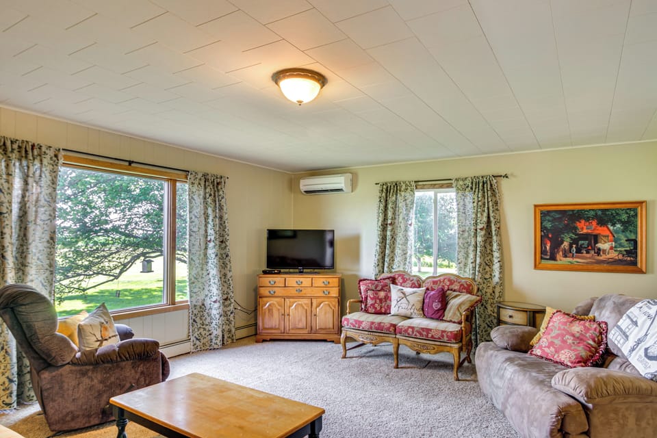 Sanborn Vacation Rental | 3BR | 2BA | Stairs Required | 1,498 Sq Ft