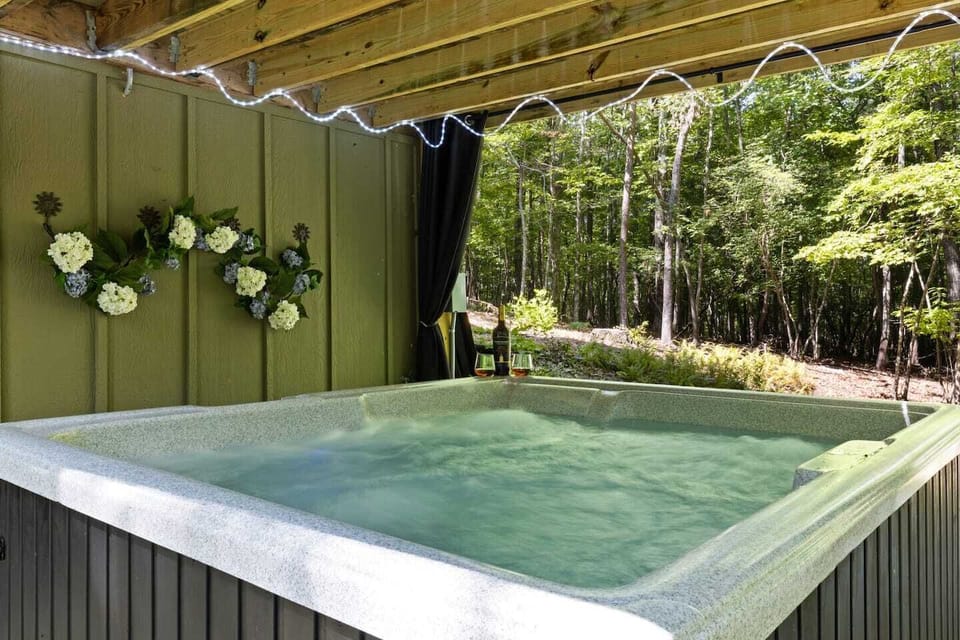 Private Hot Tub Under the stars - Ideal for couples 