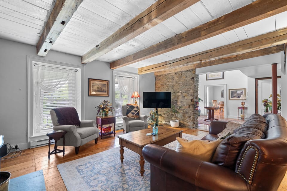 Living Room 2 image