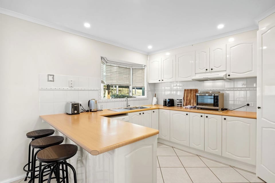Kitchen equipped with all you need for heating up or preparing easy meals.  