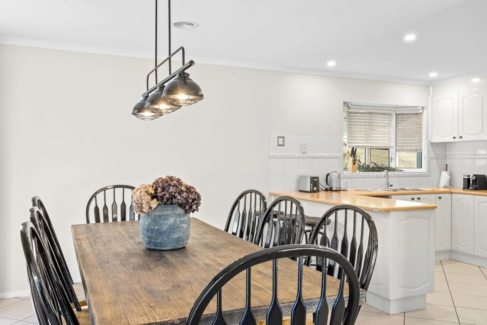 Dining area open into the kitchenette style kitchen