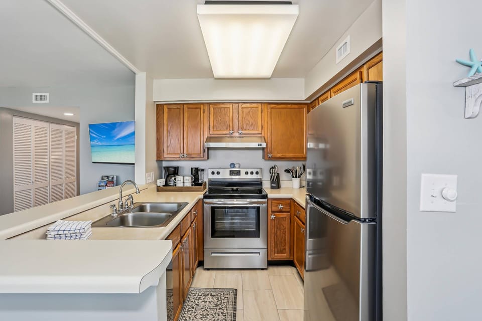 Fully equipped kitchen with everything you need