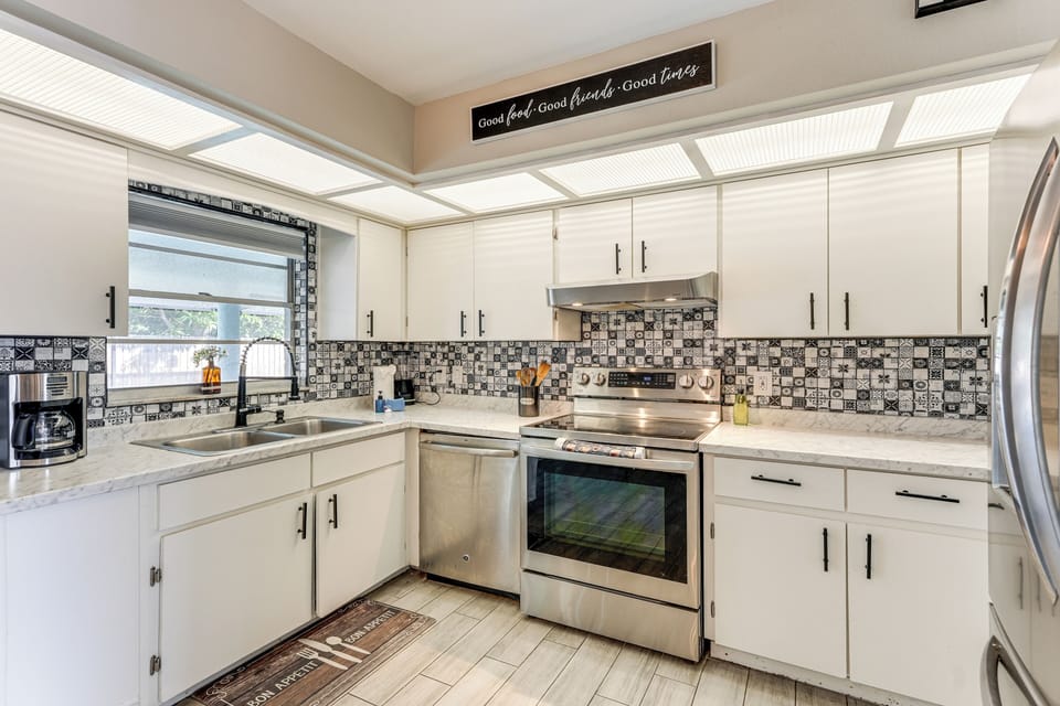 Kitchen | Cooking Basics | Drip Coffee Maker | Microwave | Toaster | Blender