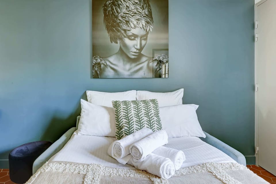 All bedding and linens are provided and you'll find the bed made on arrival