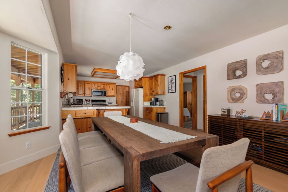 Dining Area 2