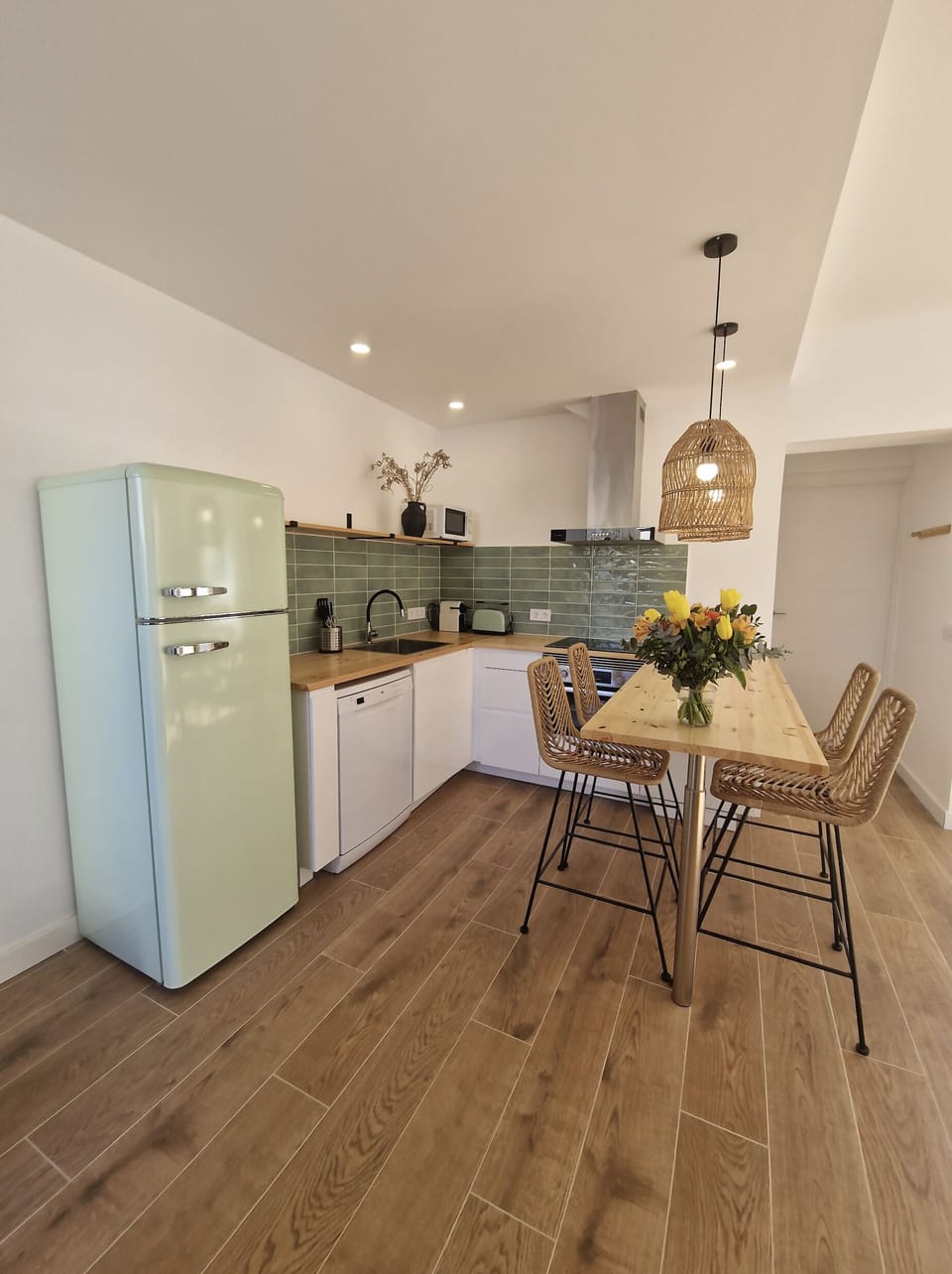 Kitchen or kitchenette