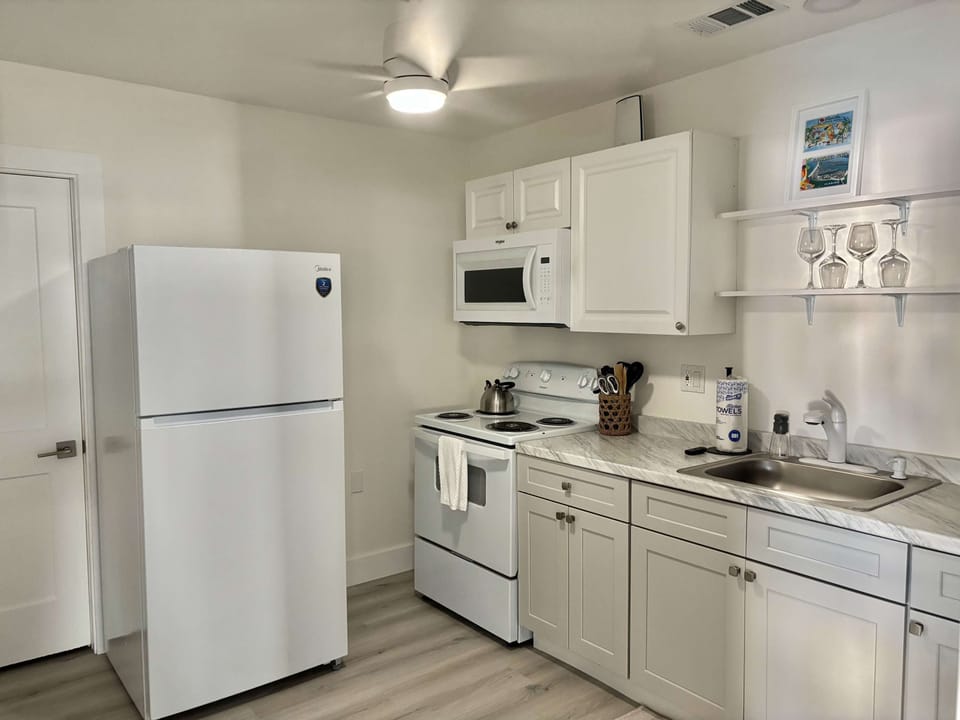 Fully equipped kitchen
