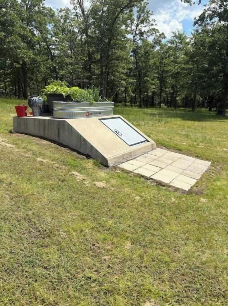 Cellar for bad weather