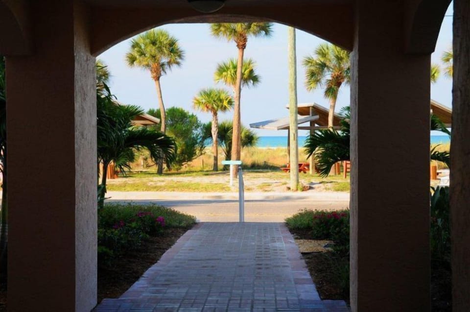 Sunset Royale - 304, Tropical Sands Accommodations
