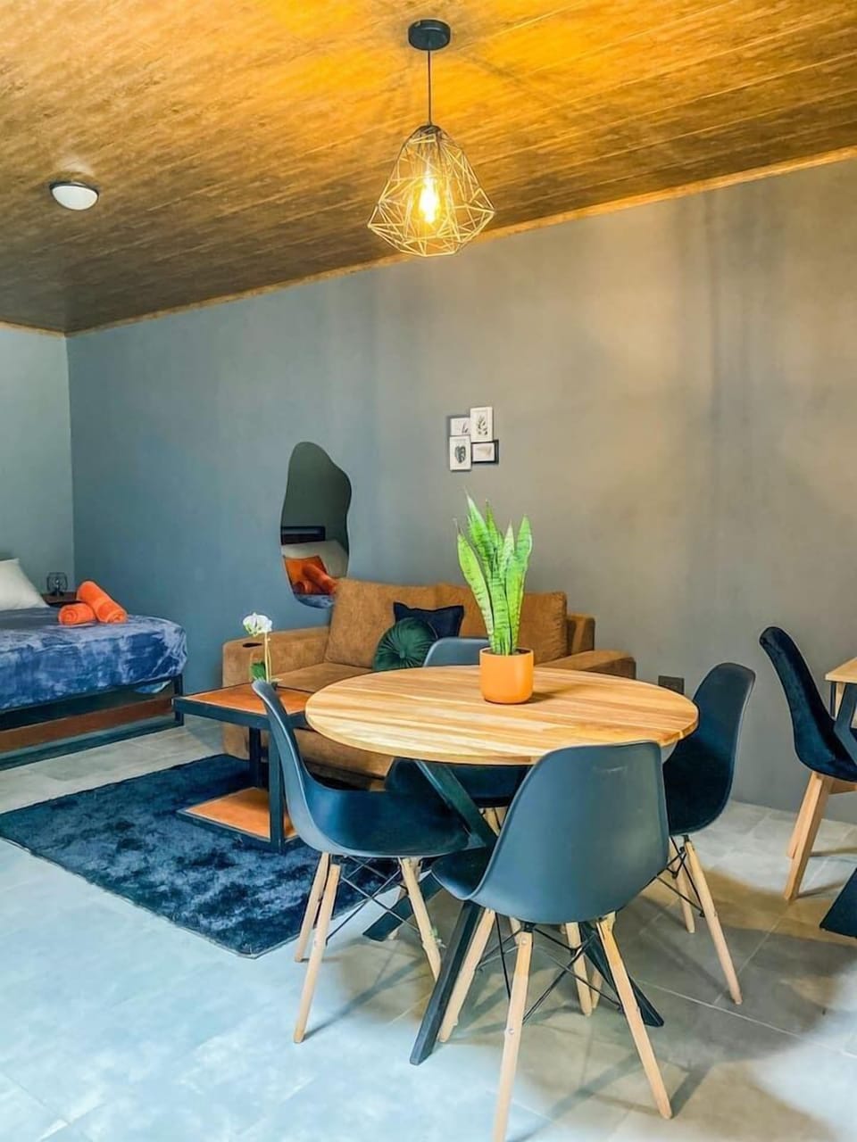 Kitchen table