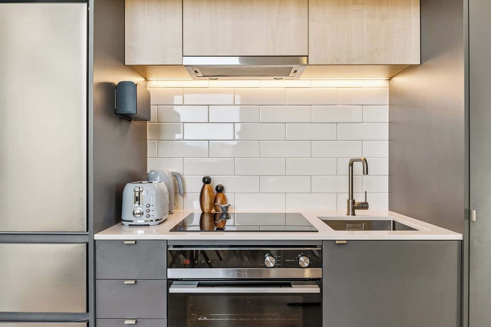 Includes stove, toaster, kettle, and all essentials.