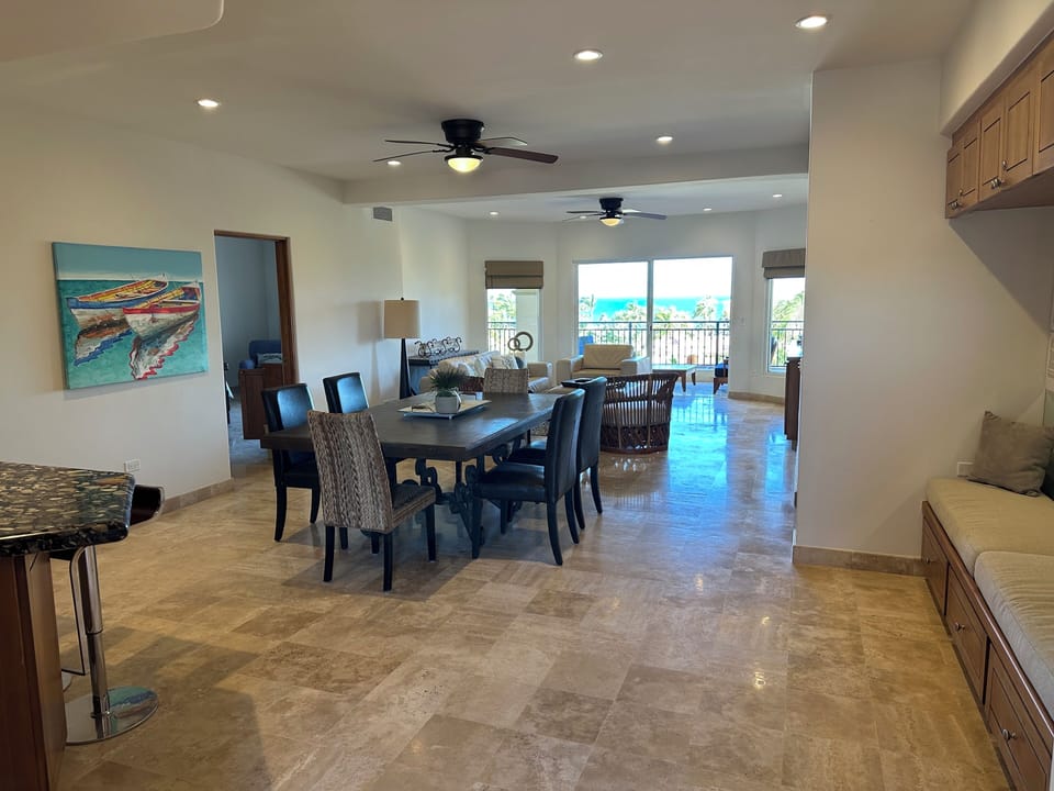 Living/dining room
