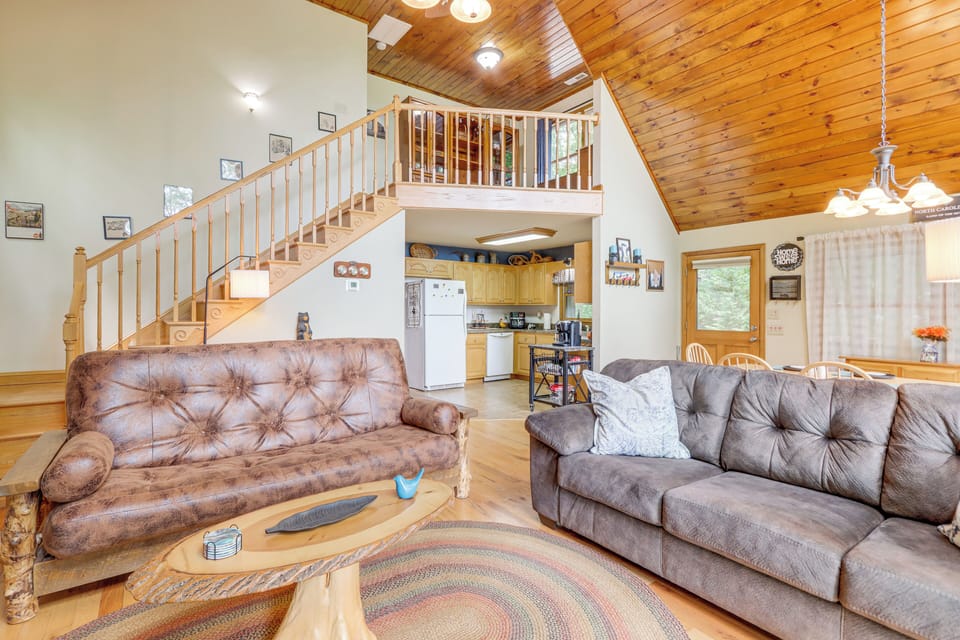 Murphy Vacation Rental | 2BR | 2BA | Stairs Required | 1,400 Sq Ft