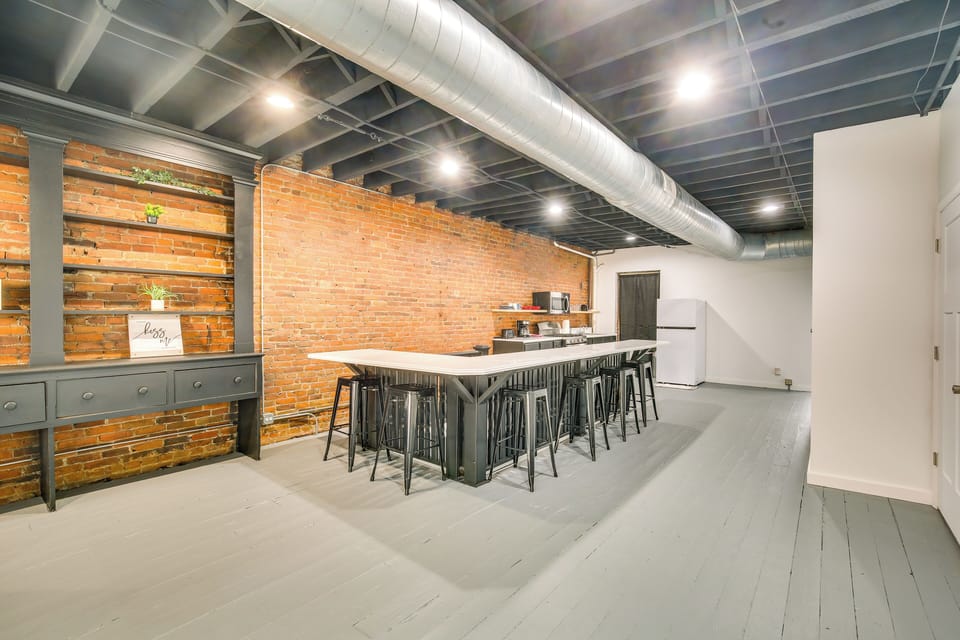 Interior | 2nd-Floor Unit | Central Heating & A/C