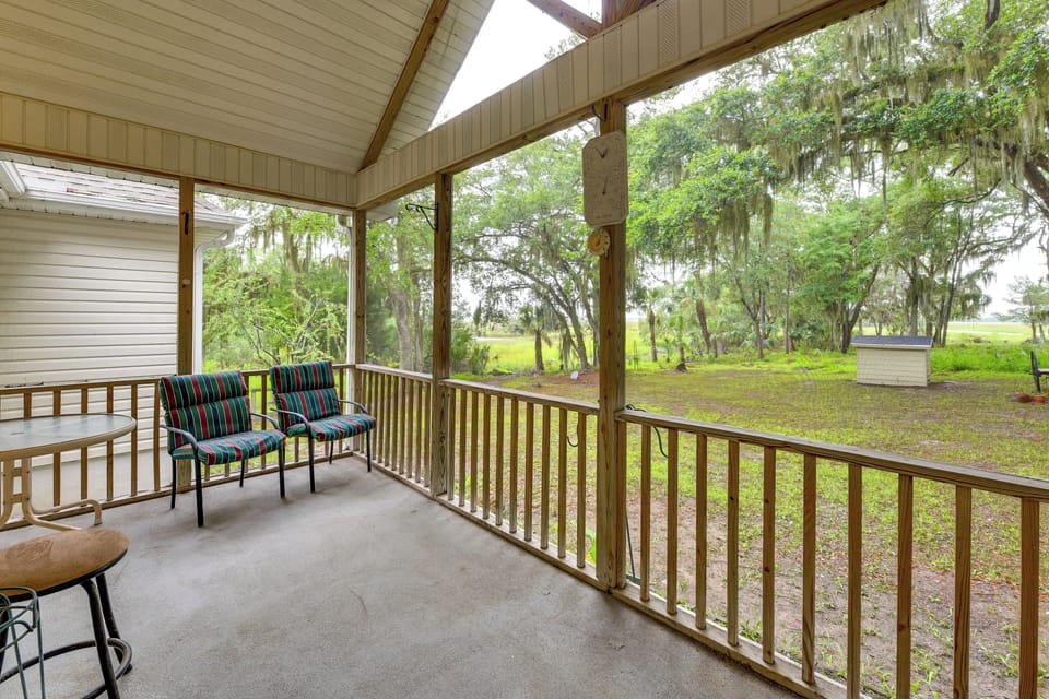 Beaufort Vacation Rental | 4BR | 2.5BA | 2,400 Sq Ft | 4 Steps Required