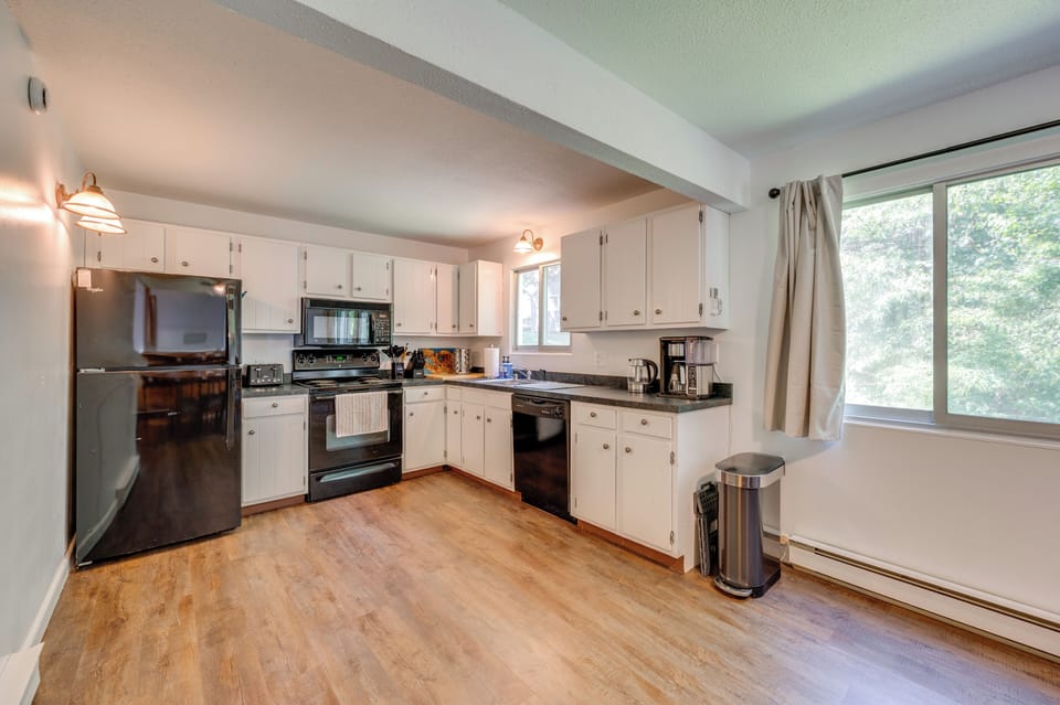 Kitchen | 1st Floor | Ninja Coffee Pot | Electric Kettle | Toaster