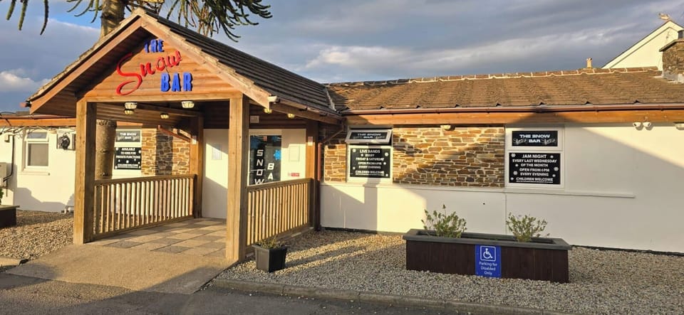 Club house & pool tables, dart board & arcade 