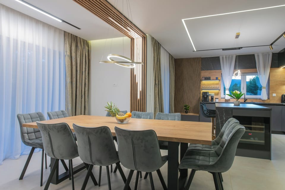 Kitchen and dining area