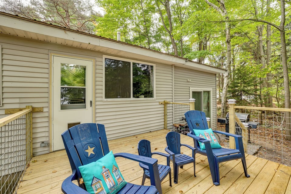 Ludington Vacation Rental | 2BR | 1BA | 4 Steps to Enter | 800 Sq Ft