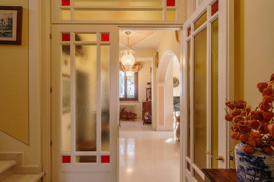 Entrance / Reception