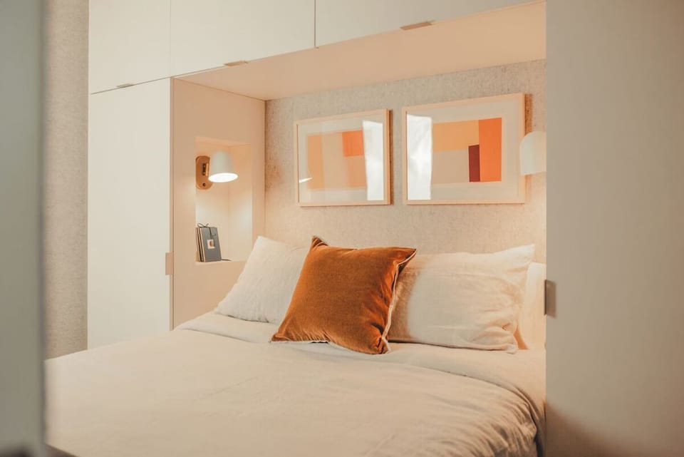 Unit with one Queen bed