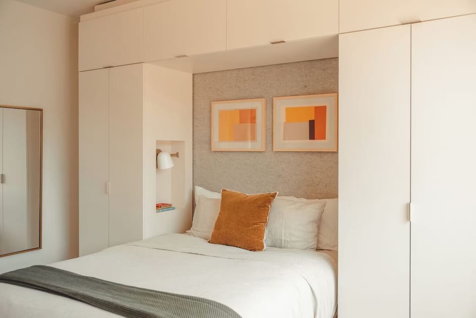 Unit with 1 Queen Bed and 1 Queen Murphy Bed