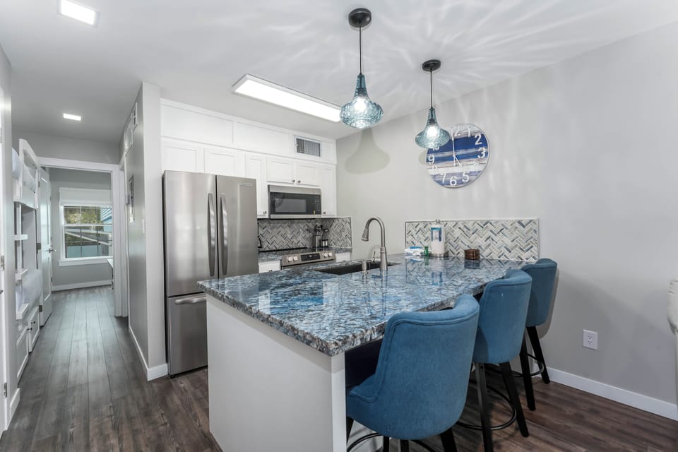 Our breakfast bar makes cooking and meal times ultra-convenient!