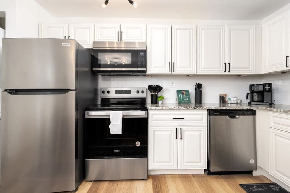 Open Liiving Room, Kitchen, Dining Area